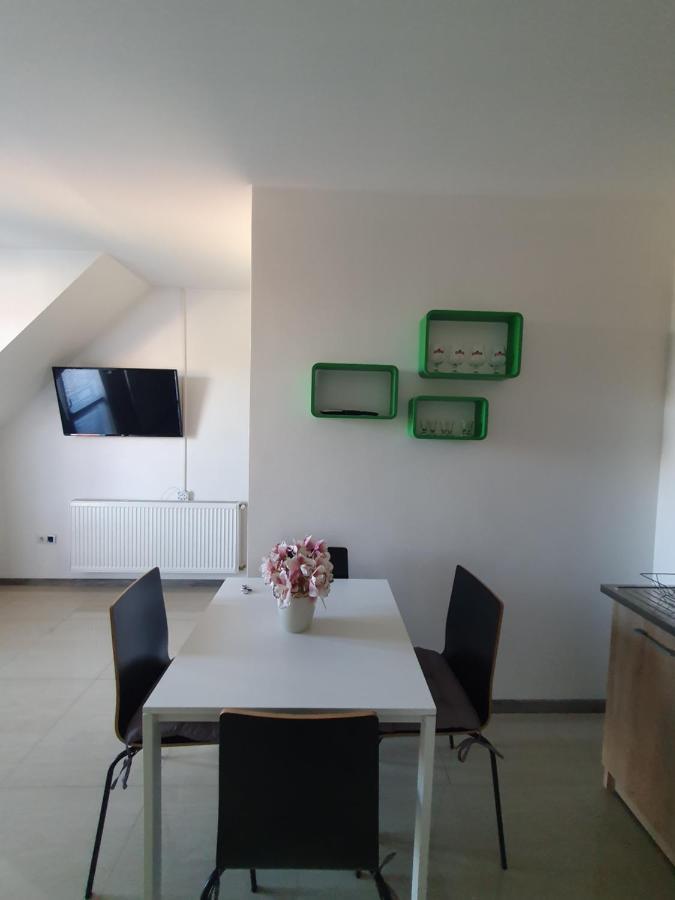Ferienwohnung Lexi Family Apartman Hajdúszoboszló Exterior foto